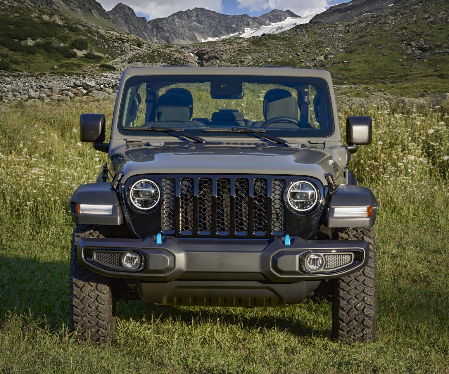 Jeep Takes Wrangler and Grand Cherokee 4xe Hybrids Off Website Due to Continuing Stop-Sale Problem
