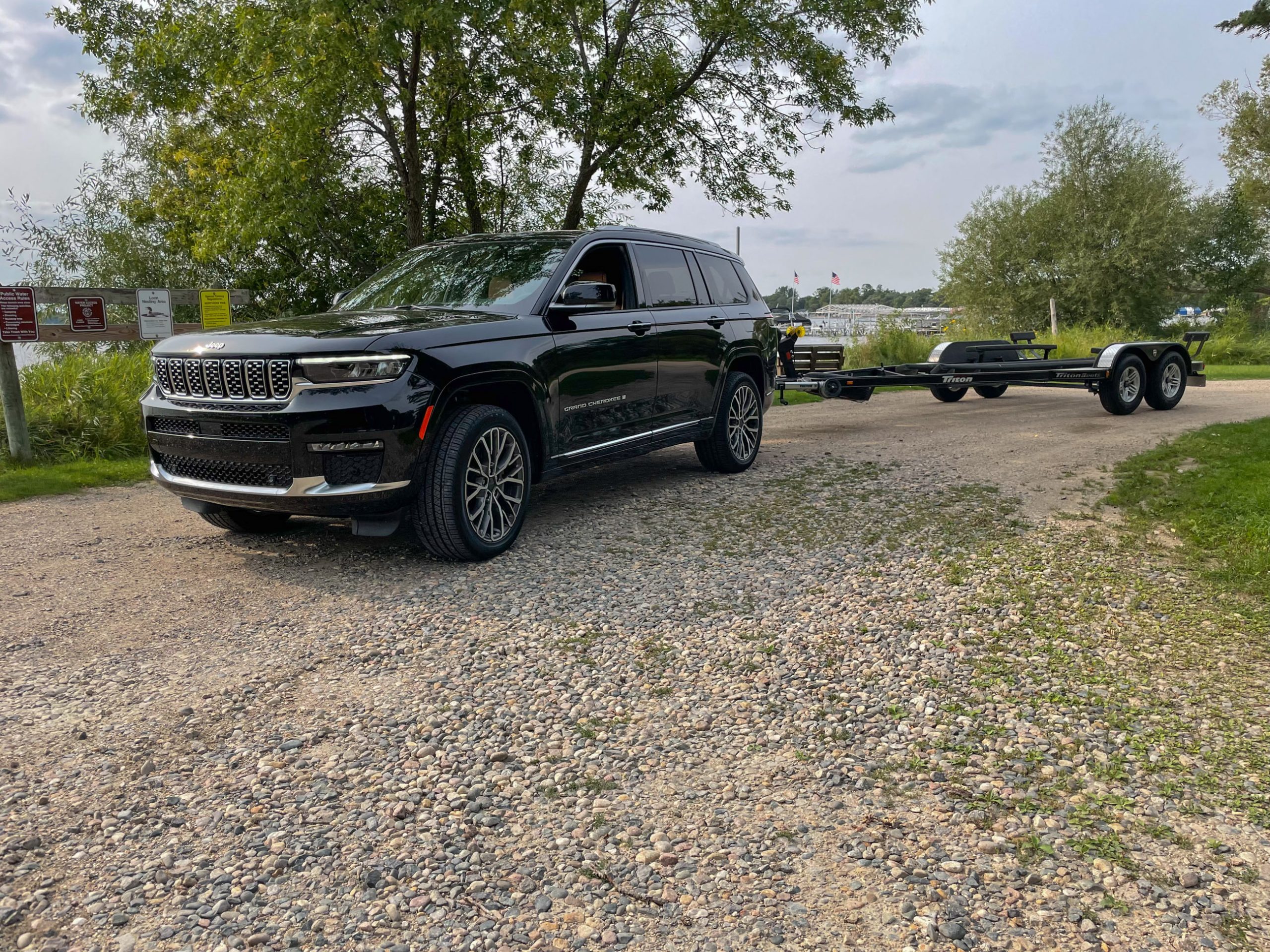 Jeep Reveals Possible Comeback of V8 Engine in Grand Cherokee: "Keep Watching"