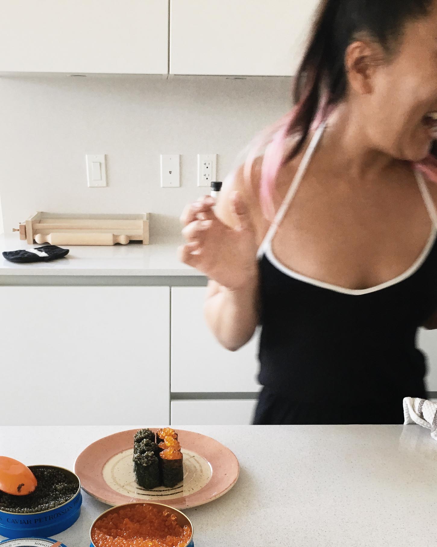 making caviar sushi | www.iamafoodblog.com