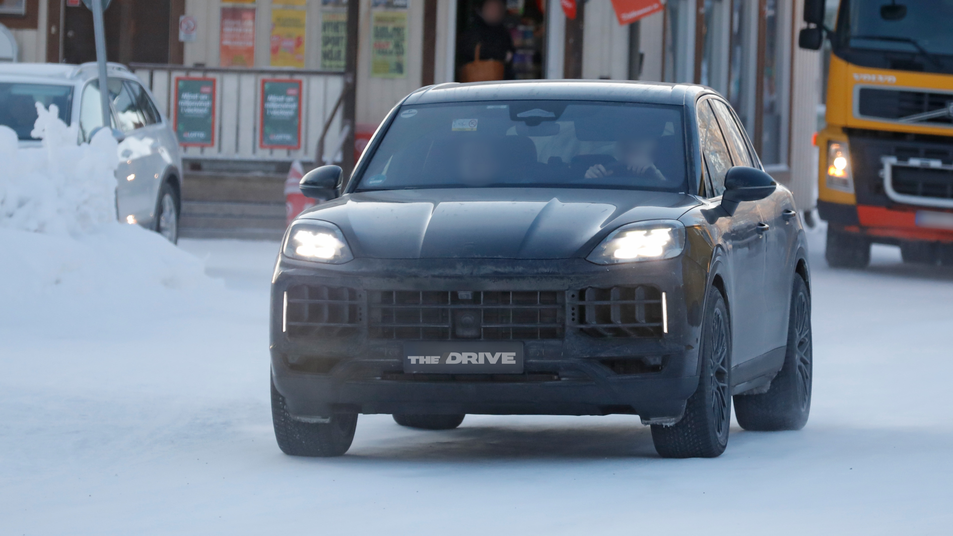 Forthcoming Gasoline-Operated Porsche Cayenne: Newest Spy Images Unveiled
