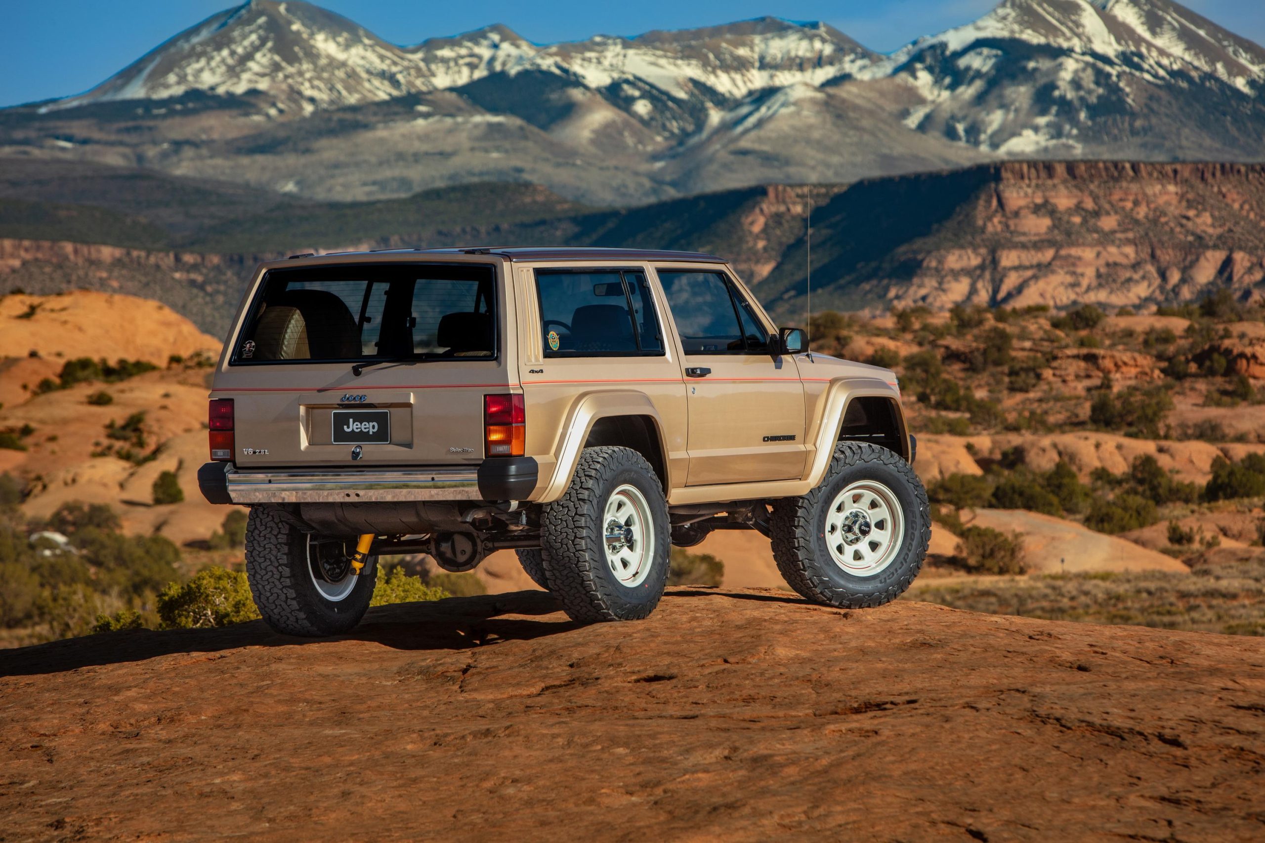 Jeep XJ Pioneer Concept: A Genuine OEM+ Creation by a Real Manufacturer