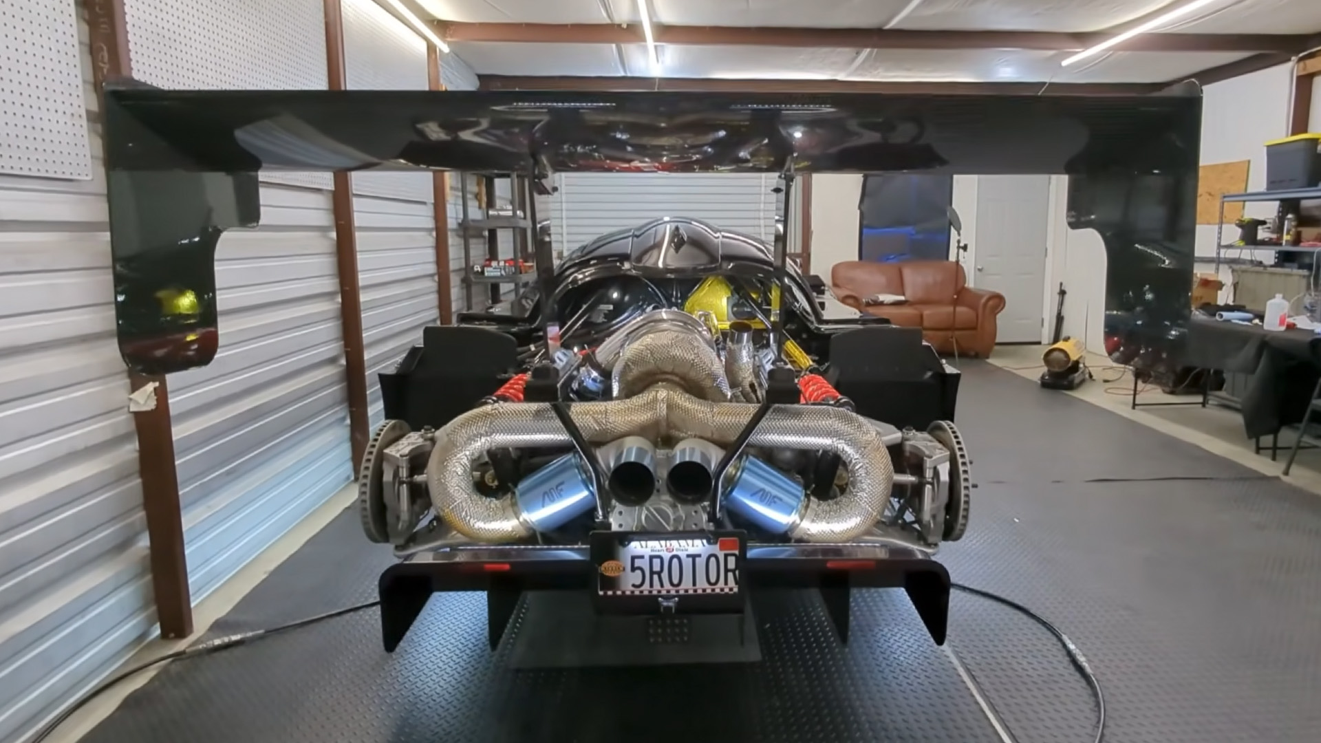 The Advantages of Fitting a 119mm Turbo on a Five-Rotor Supercar