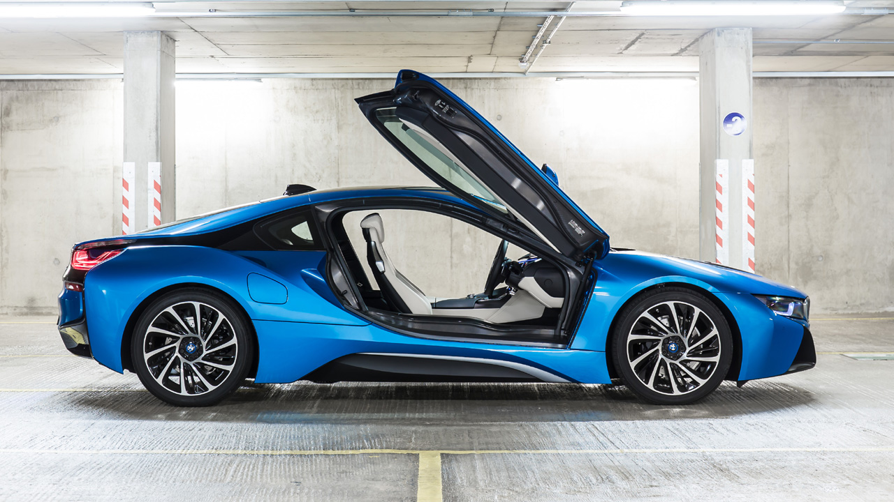 The BMW i8 Boasts a Muffler That Can Generate Sound