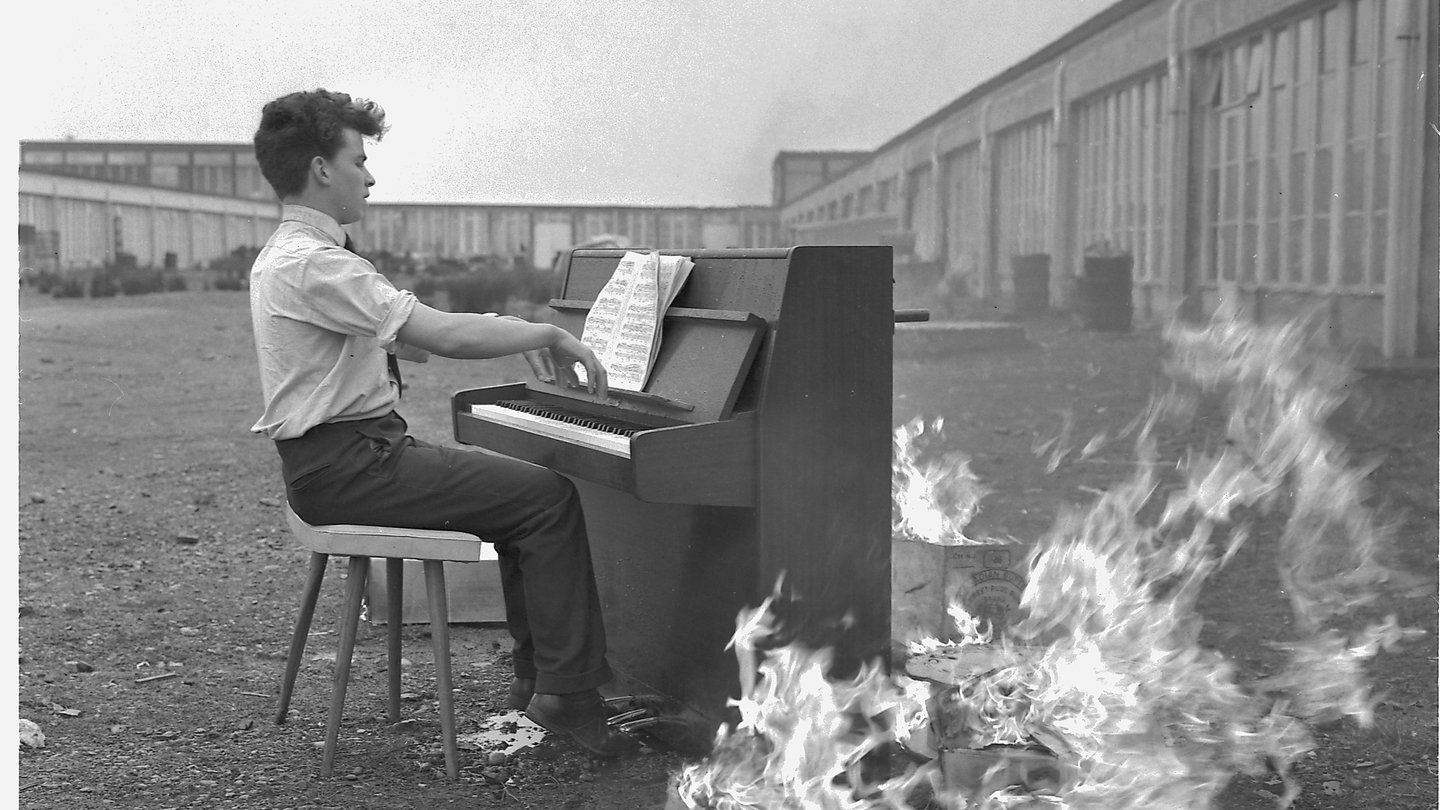 The Challenges of Piano Black Plastic in Automotive Design: Perspectives from Industry Understanding