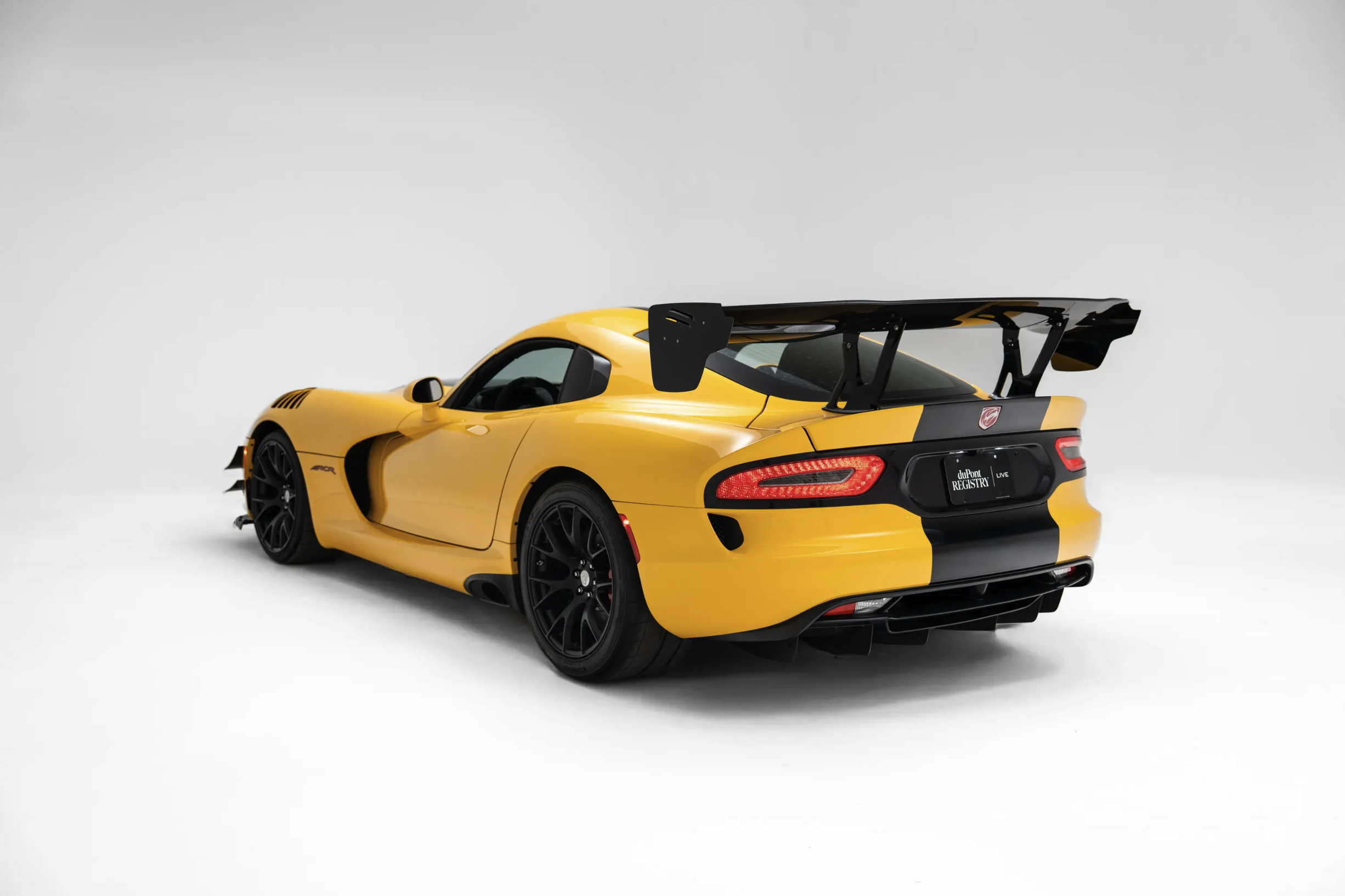 44-Mile Dodge Viper ACR-Extreme Sets Auction Record with Sale Price of $532,999