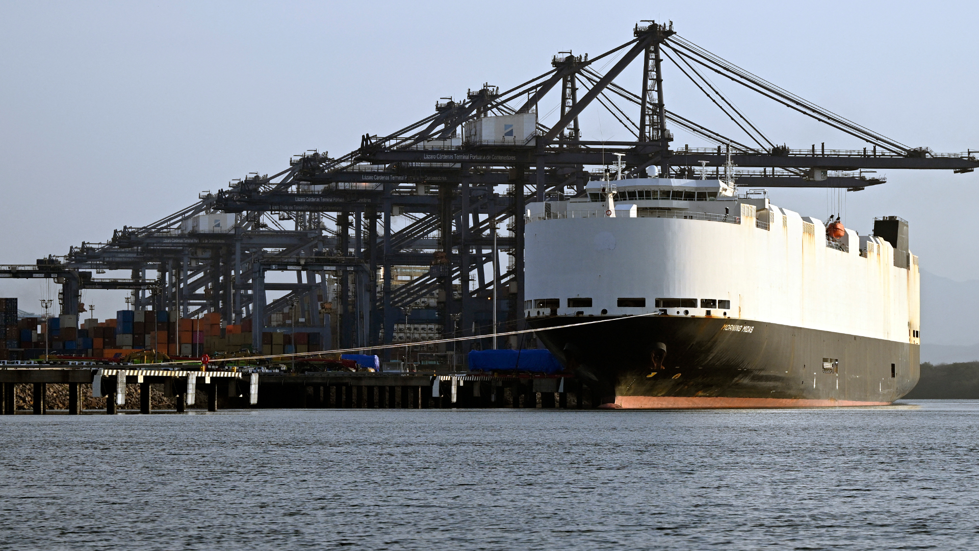 Alaska Rivian Owners Encounter Warranty Issues Owing to EV Shipping Limitations