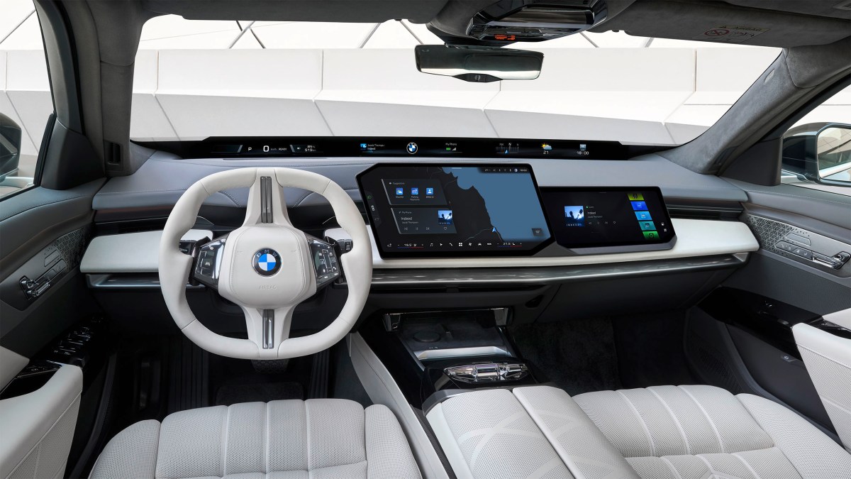 BMW 7 Series Unveils Debated Neue Klasse Dashboard Layout