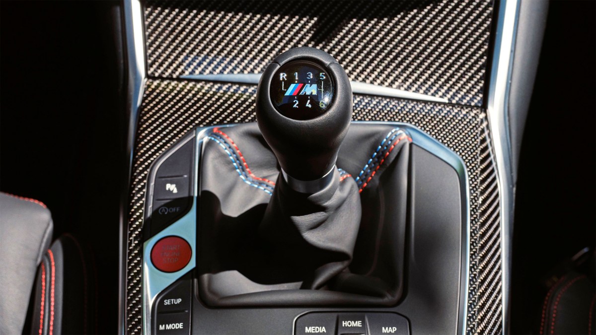 BMW Remains Committed to Manual Transmissions, According to TDS