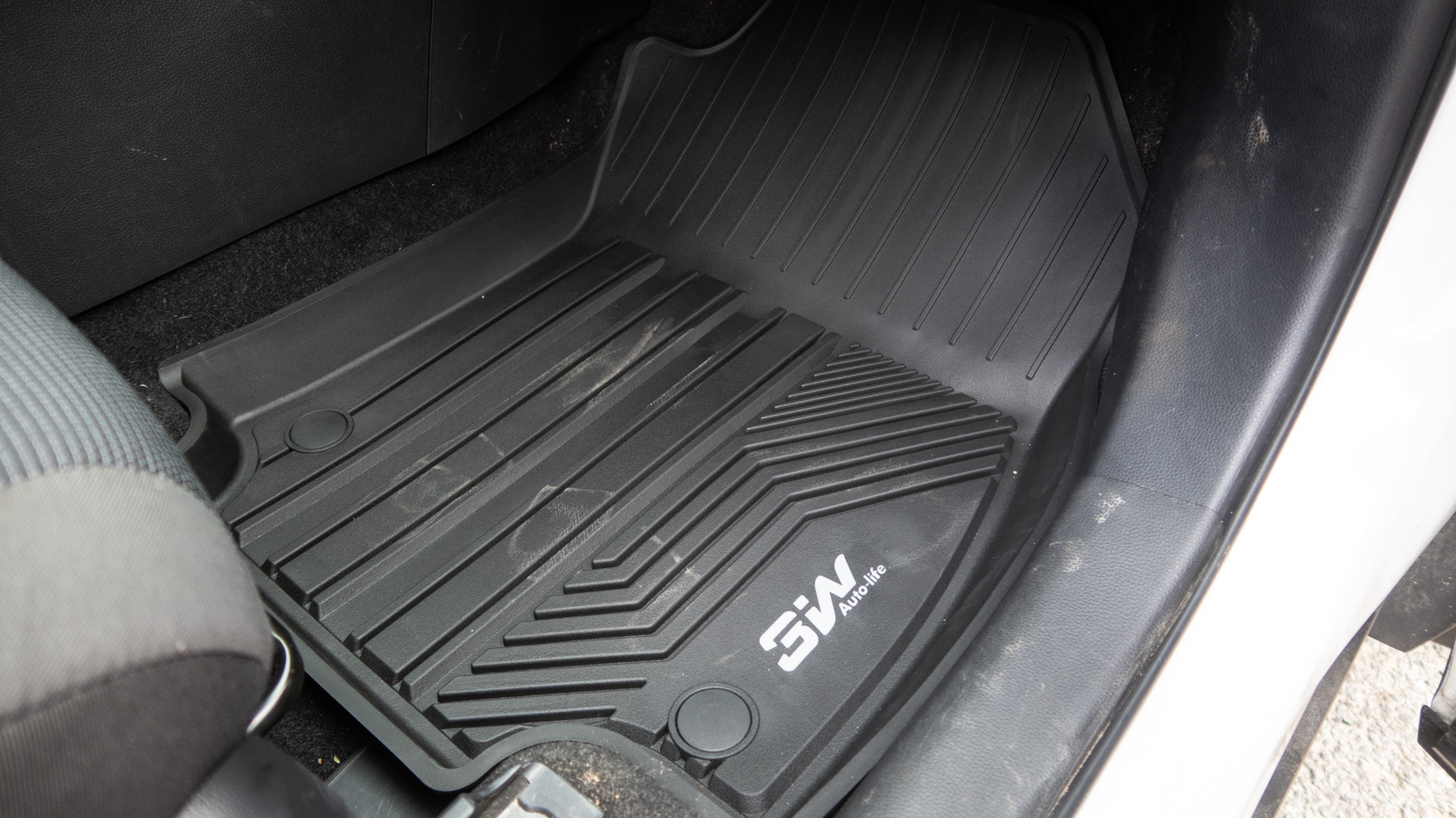 Budget-Friendly Custom-Fitted Floor Mats: Get 30% Discount on 3W Liners