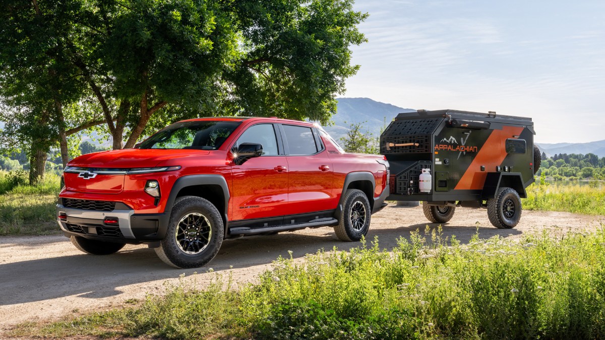 GM Delays Redesigns of Full-Size Electric Trucks and SUVs Indefinitely, per Report
