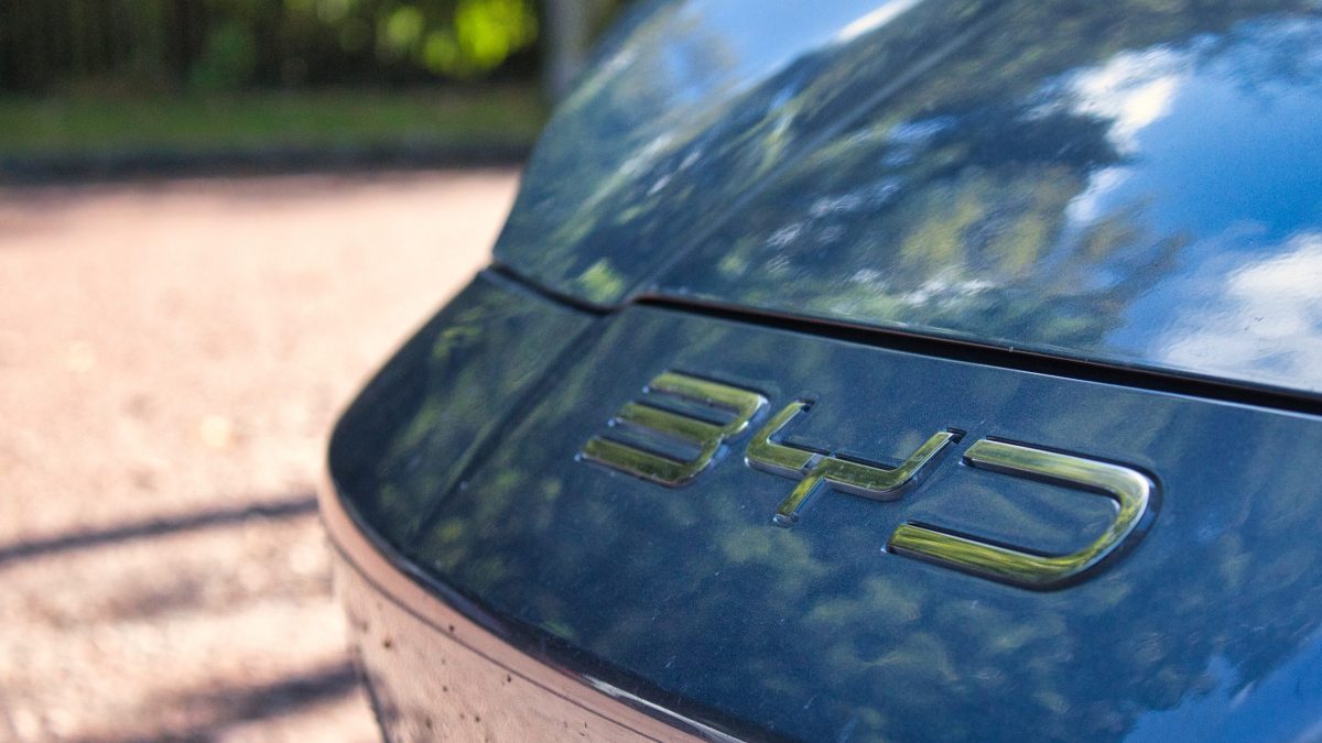 Hackers Effectively Replicate All Actions of a Malfunctioning Vehicle Utilizing a Single Computer Module