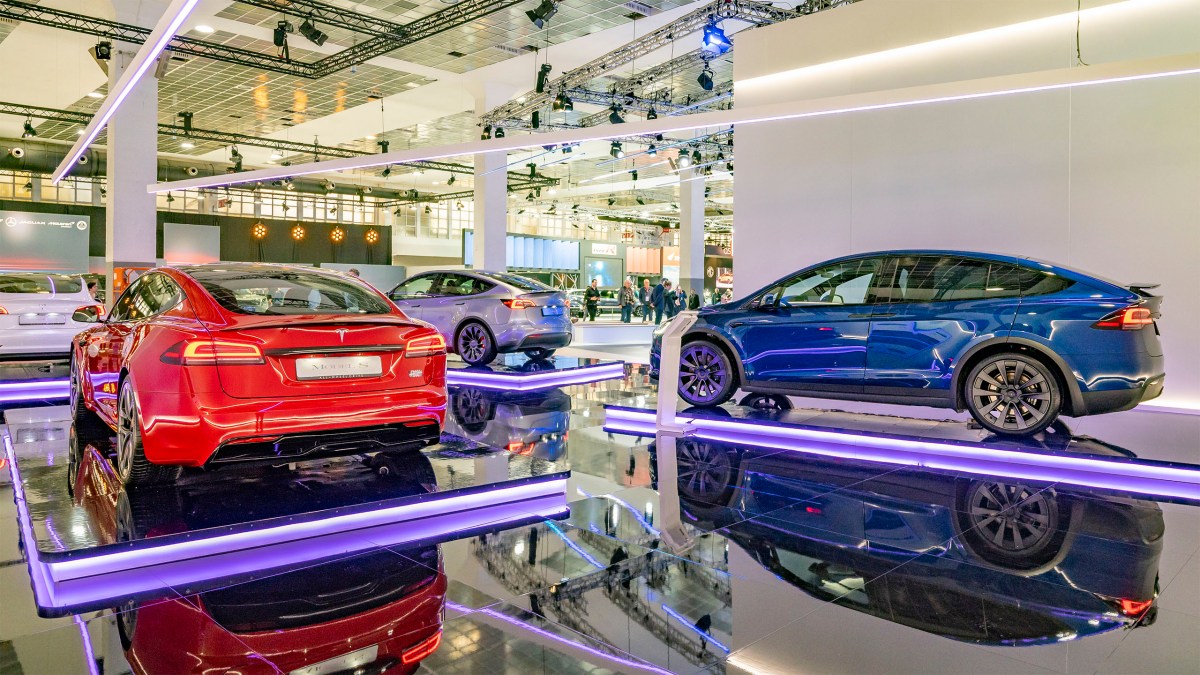 Tesla Redirects Attention from Model S and X Towards Robotics Advancement: TDS