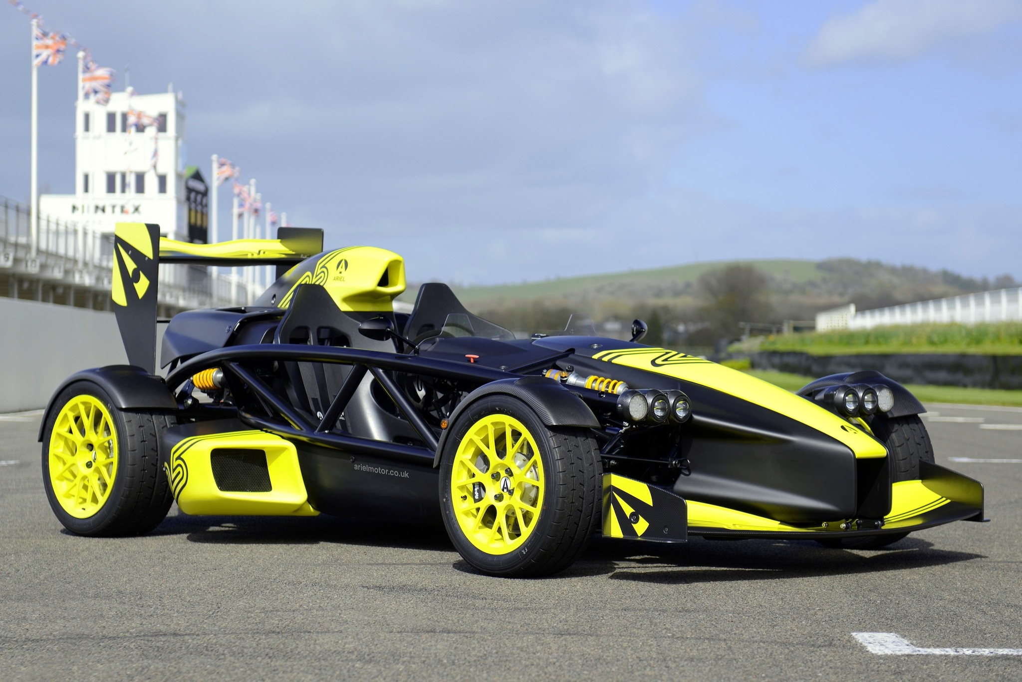 The Ariel Atom 4RR: A Go-Kart for the Road with 525 Horsepower