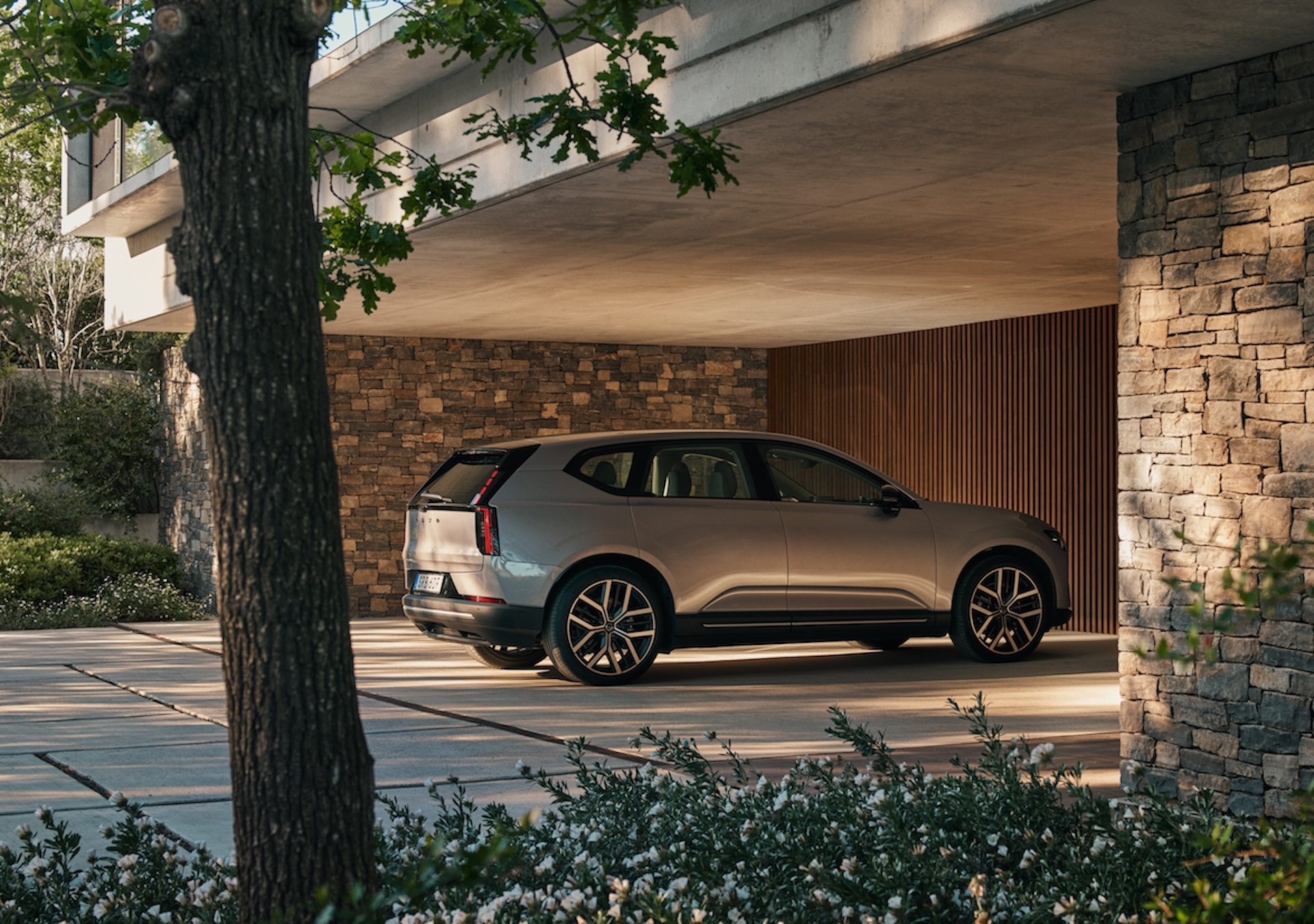 2027 Volvo EX60 Initial Drive Assessment: A Refined Electric Automobile Centered on Smart Features Rather Than Showiness
