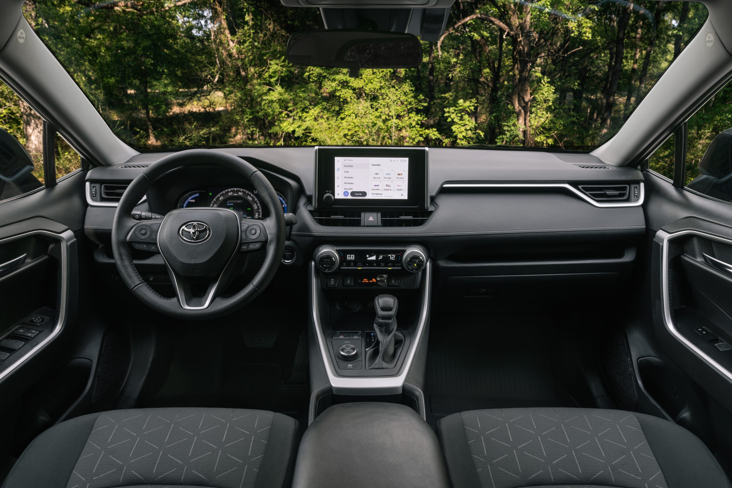 How a Security Expert Turned Off the Tracking Functions of His Toyota RAV4