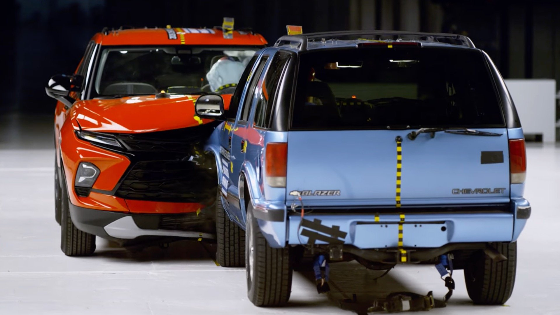 Comparative Crash Test Evaluation of Vintage and Modern Chevy Blazer Emphasizes Enhancements in Safety Since the 1990s