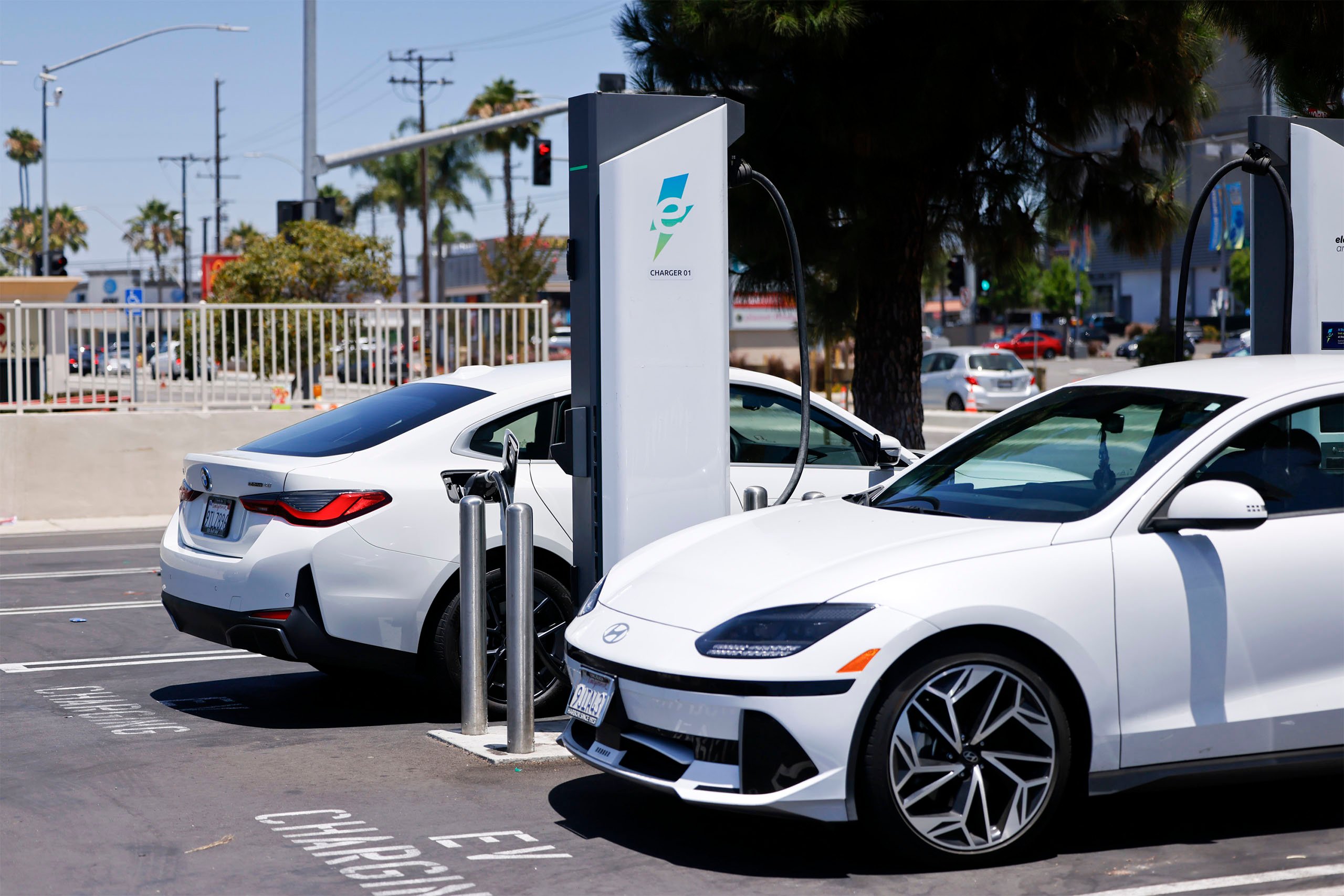Drop in New EV Sales Stands in Contrast to Record-Setting Used EV Market