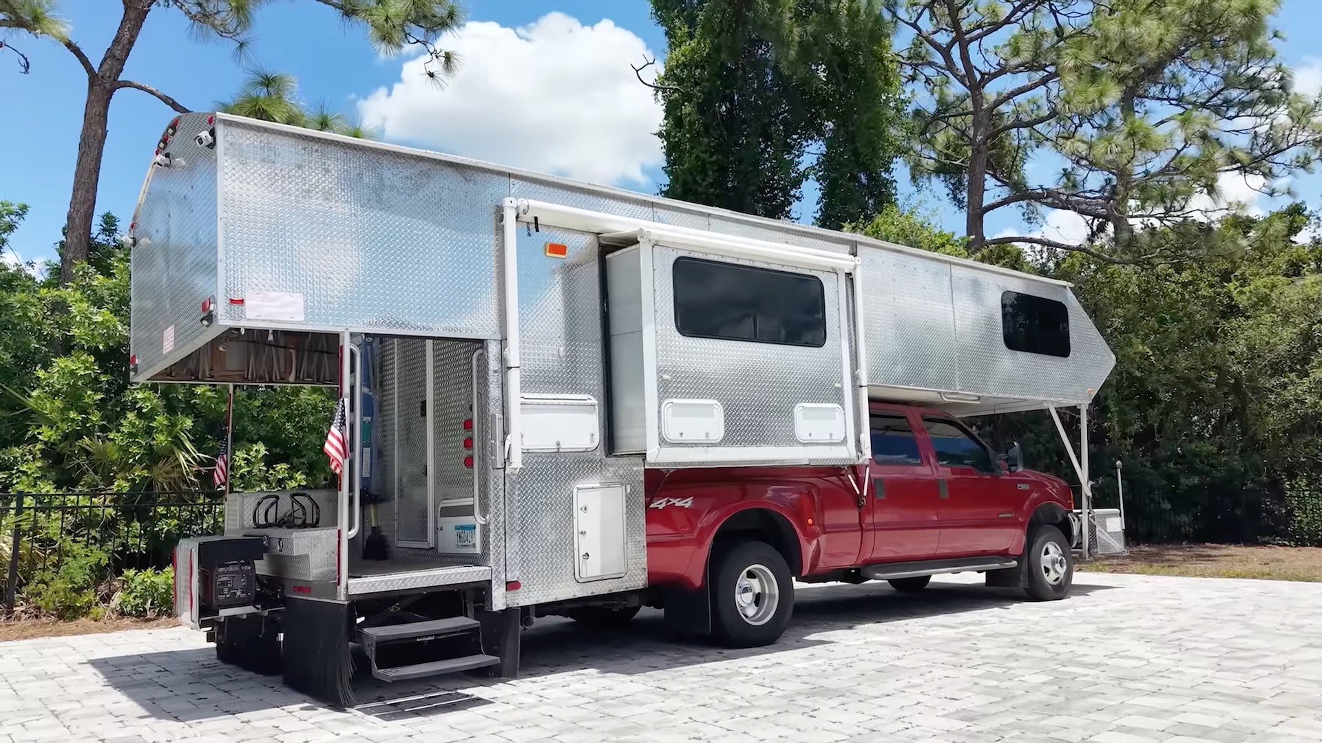 Ford Super Duty Mega Camper: An Overview of One of the Most Extreme Recreational Vehicles on the Market