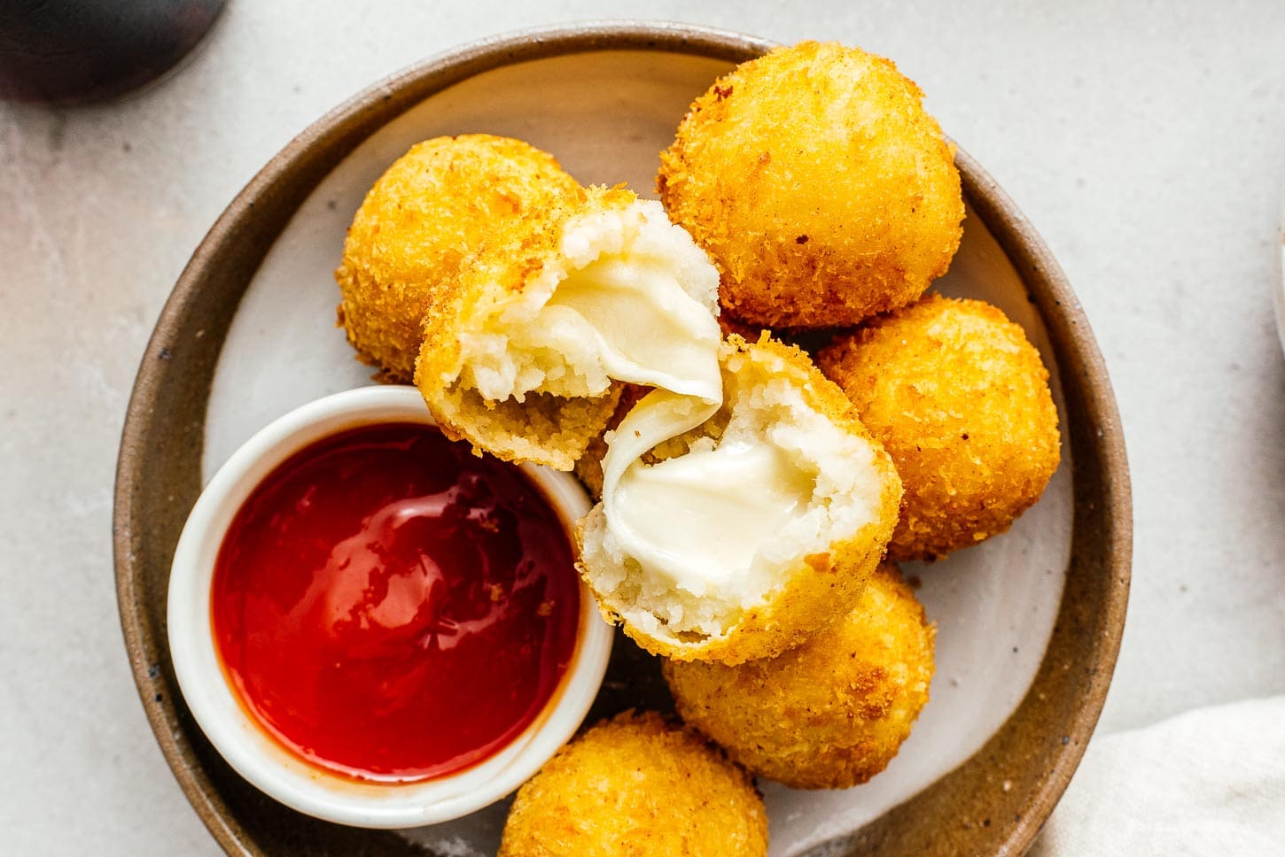 How to make Cheesy Potato Balls | www.iamafoodblog.com