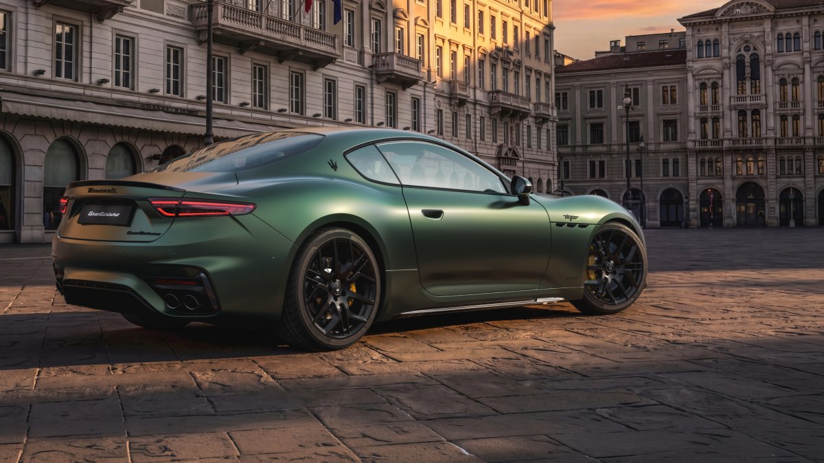 Maserati Executive Affirms Ongoing Accessibility of Manual Transmissions