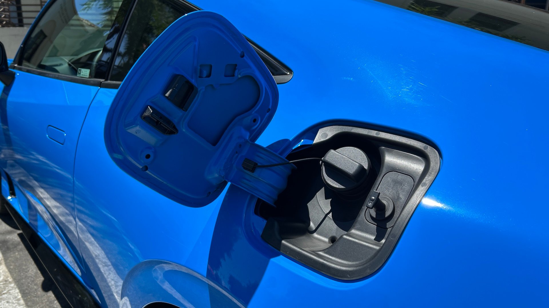 Reasons Why the Honda Prelude and Civic Type R Include Gas Caps While Other Models Lack Them