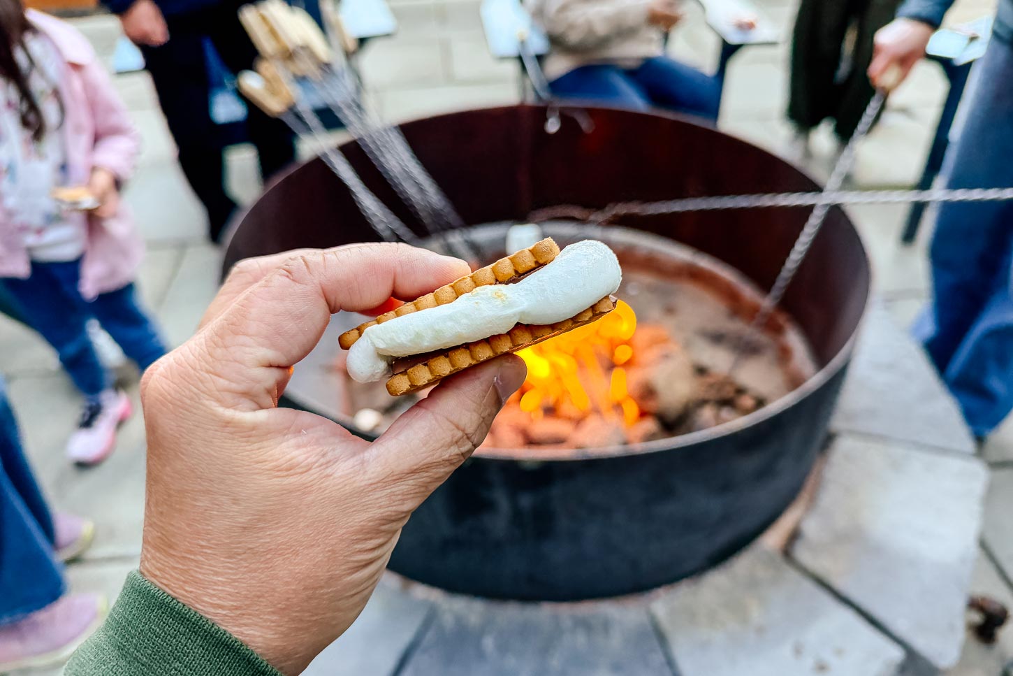 s'mores at sunshine mountain lodge | www.iamafoodblog.com