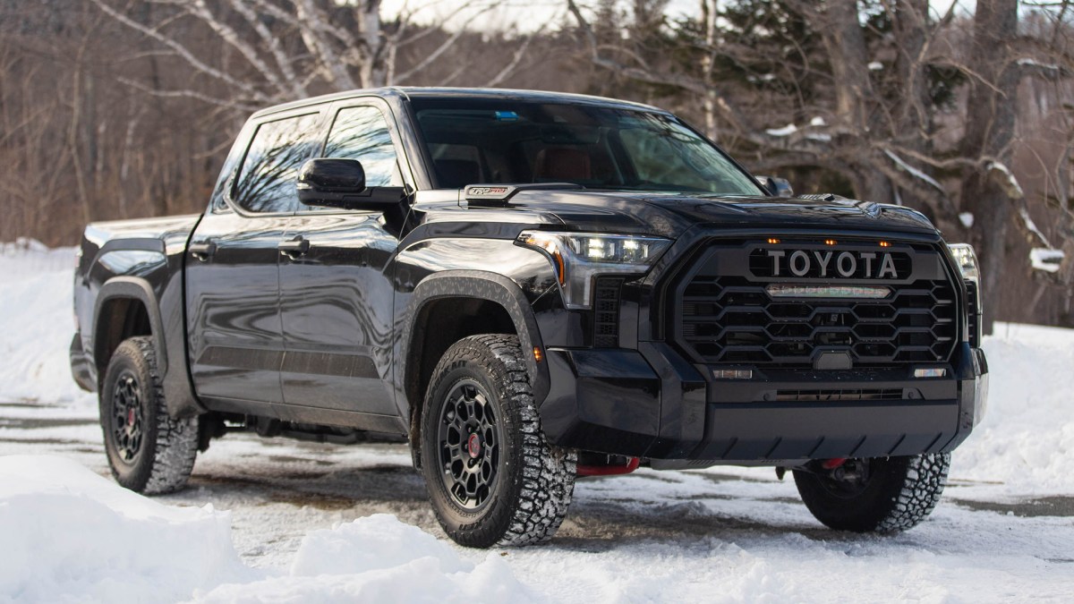 Toyota and Nissan Recognize Possible Quality Concerns in Vehicles Manufactured in America: Insufficient Paint, Panel Misalignments, and Residue Detected