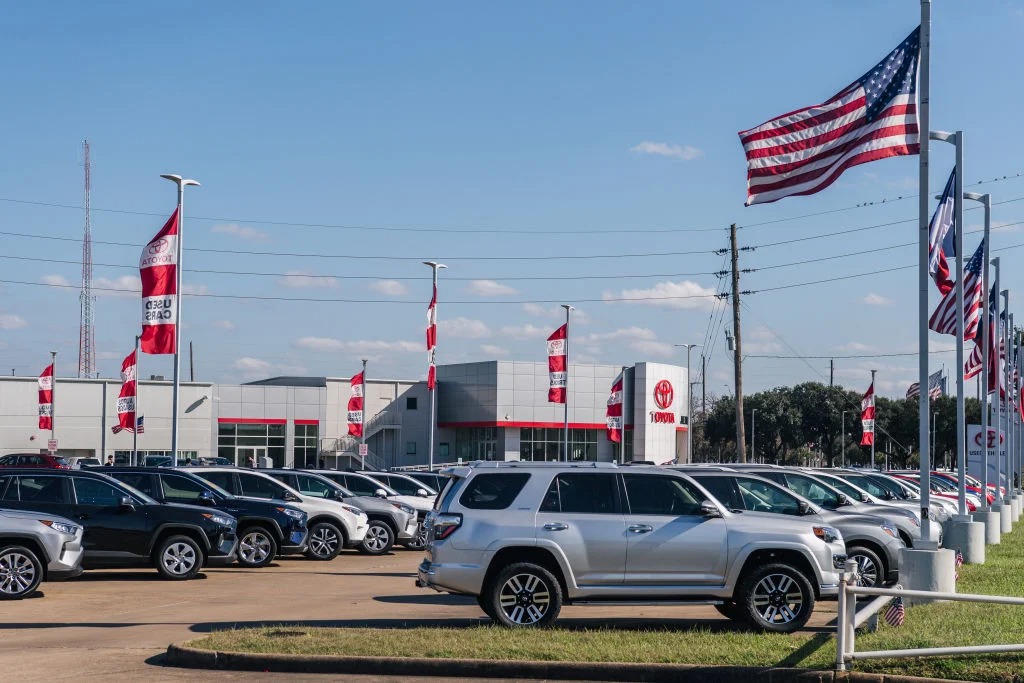 Toyota Set to Surpass GM in US Sales Thanks to Hybrid Cars: TDS