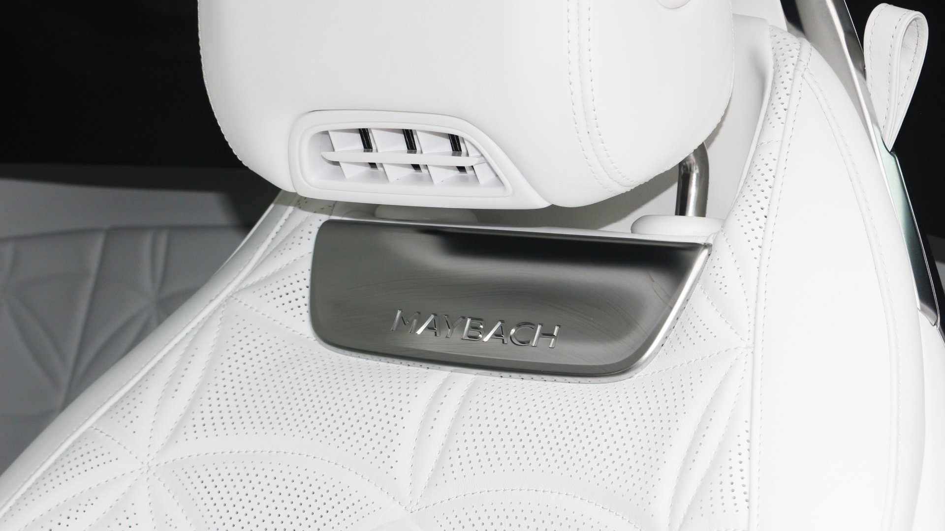 2026 Mercedes-Maybach SL680 Evaluation: Emphasizing Comfort Rather Than Performance