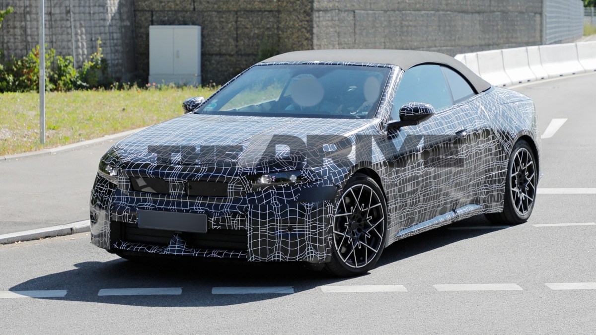 BMW i4 Cabriolet Unveiled: An Indicator of Widespread Acceptance for Electric Convertibles