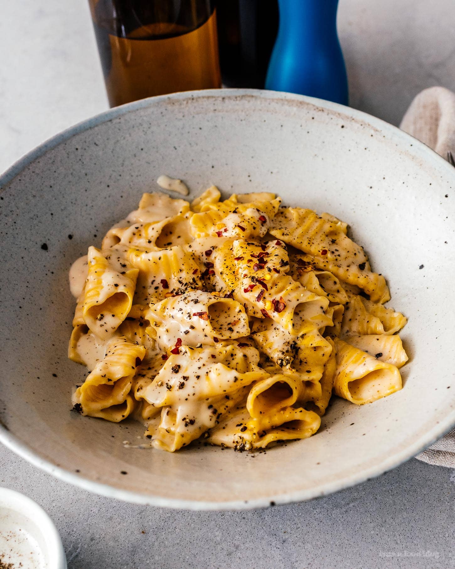 Super Creamy Cacio e Pepe Style Pasta | www.iamafoodblog.com