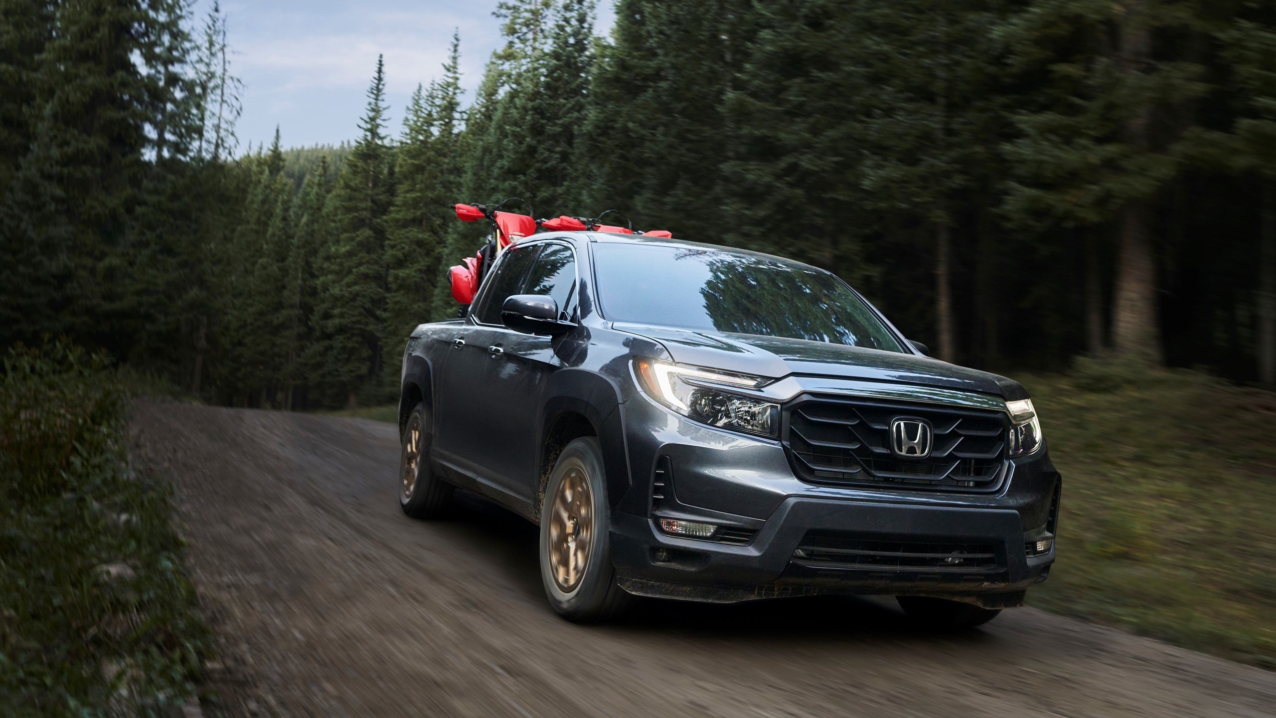 Initial Glimpse of the Next-Gen Honda Ridgeline: A Design Transition Towards a More Classic Truck Aesthetic