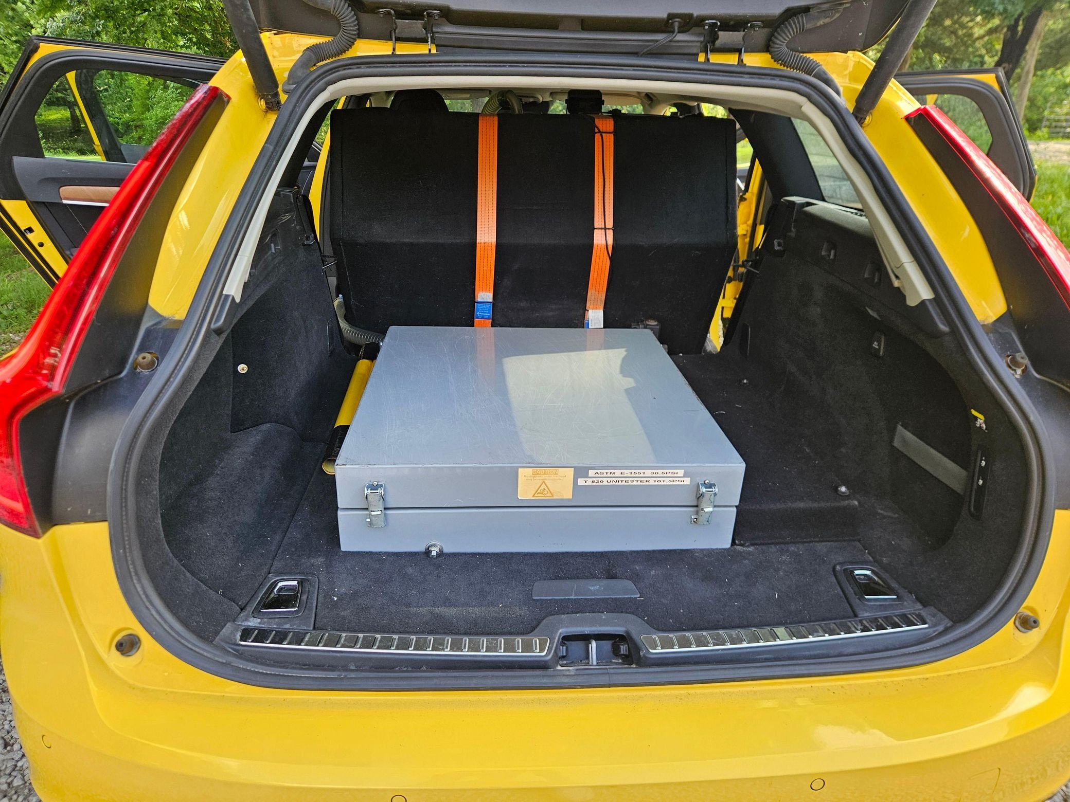 Revealing the Distinctive Trunk Aspect of the Volvo V90 Apart from Its Exterior Finish