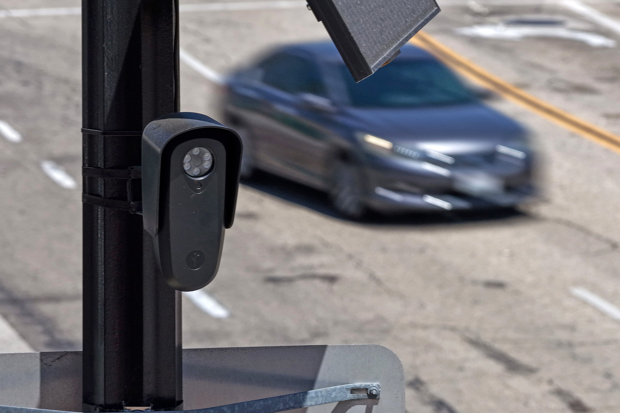 Expert Examination: The Constraints of License Plate Camera Monitoring Functions