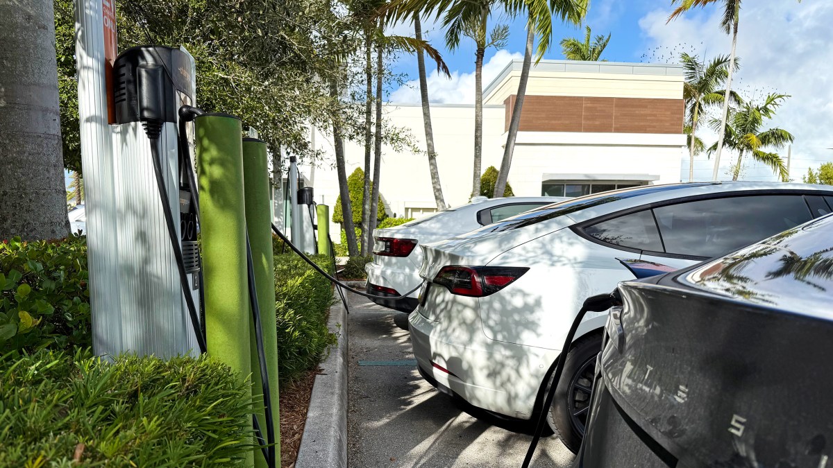 Florida Authorities Denounce $200M EV Charger Program as a Misuse of Taxpayer Dollars, Suggest Investment in Flying Taxis Instead