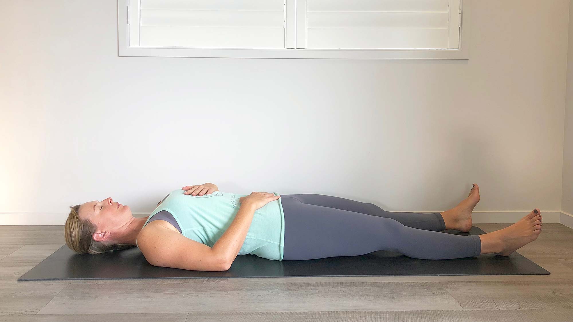 10 Basic Yoga Poses That Benefit Everyone (Including You)