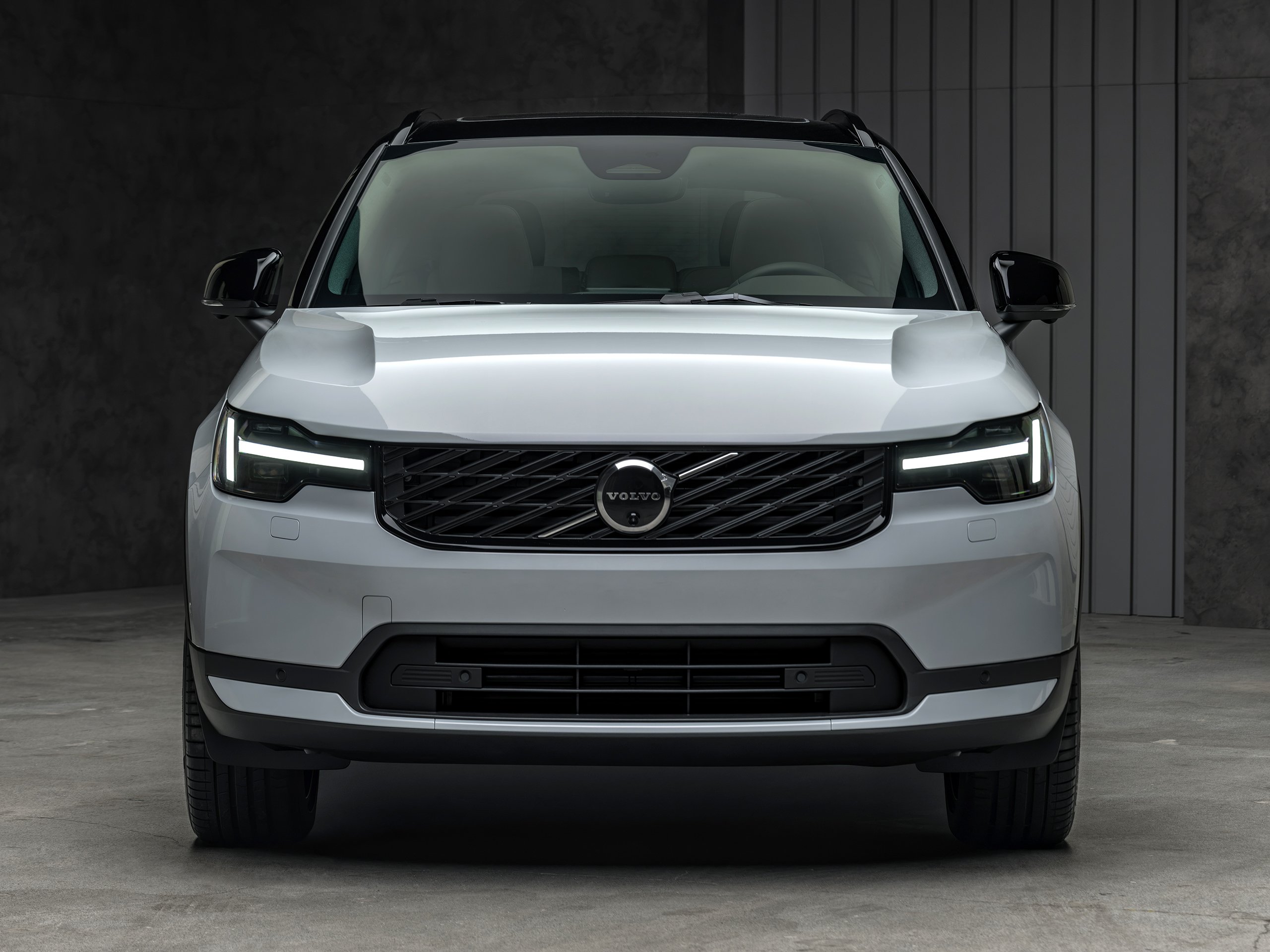 2027 Volvo XC40 Brings Key Enhancements to the Brand's Most Budget-Friendly Gas SUV