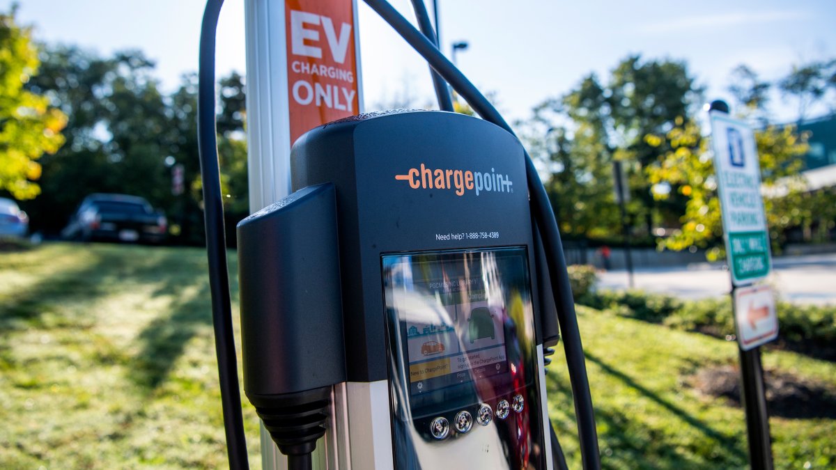EV Renter Encountered $418 Charging Cost After Using Dealer's Public Charging Station