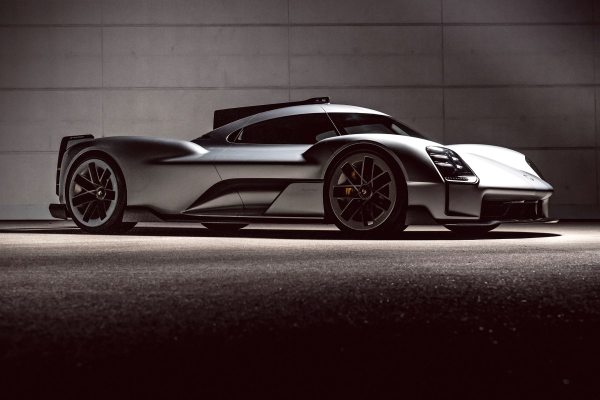 Possible Evolution of a Flat-Eight Porsche Hypercar: TDS Perspectives