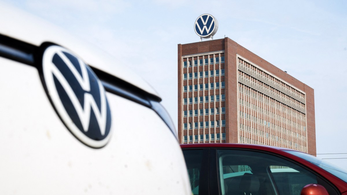 Volkswagen Cuts Staff by 50,000 and Contemplates Brand Shutdown, Reports TDS