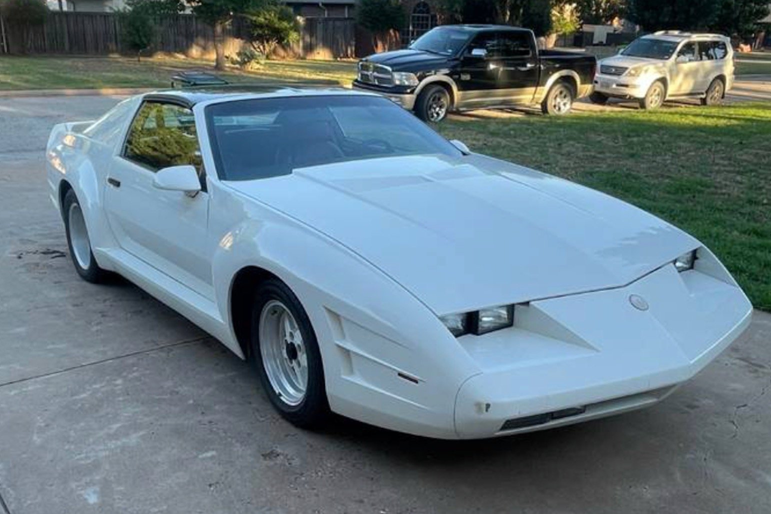 Chevy Camaro 'Carralo': A Genuine Automobile Drawn from Video Game Aesthetics