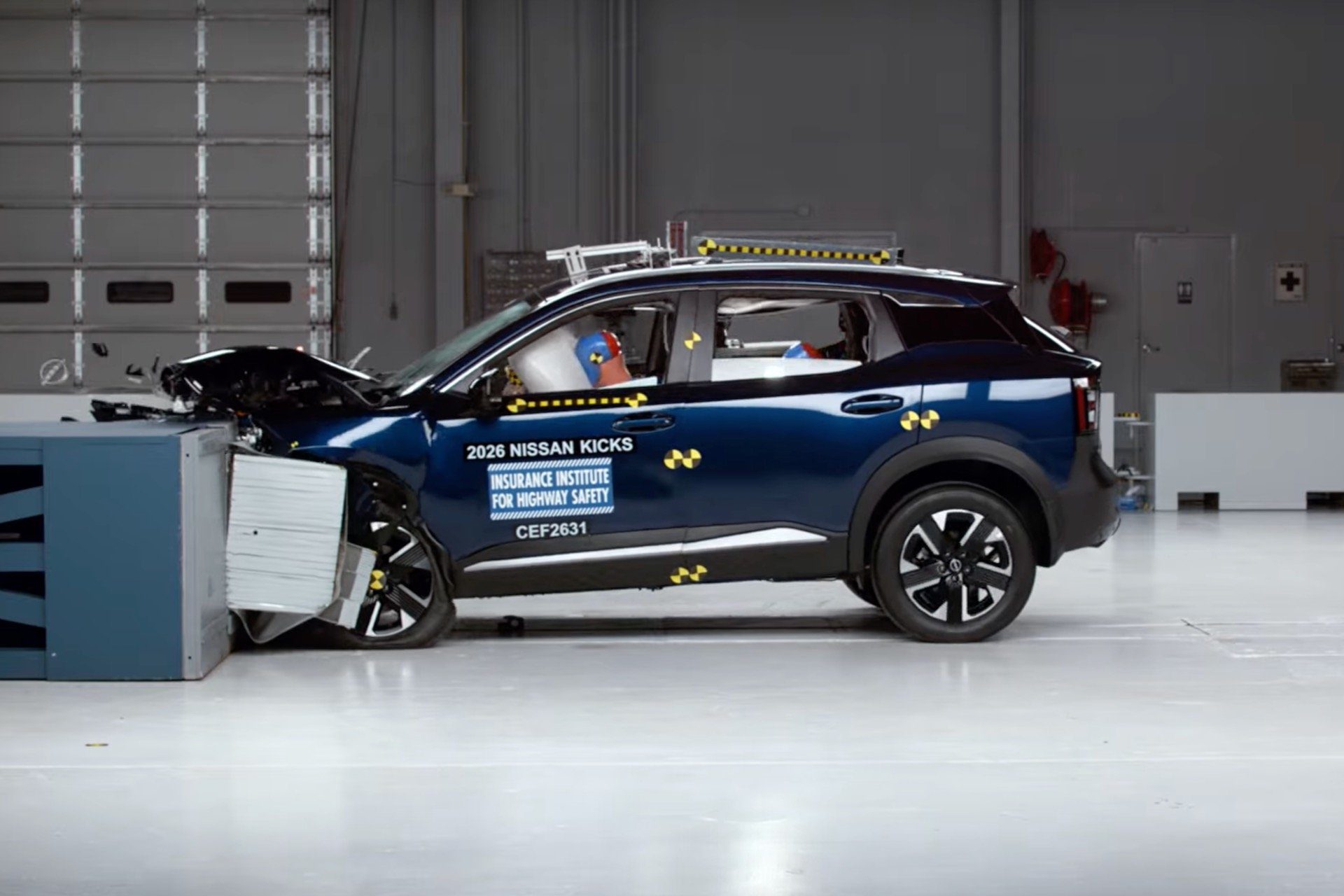 IIHS Put a Bunch of Crossovers Through Its Updated Crash Test. Only One Was âGoodâ