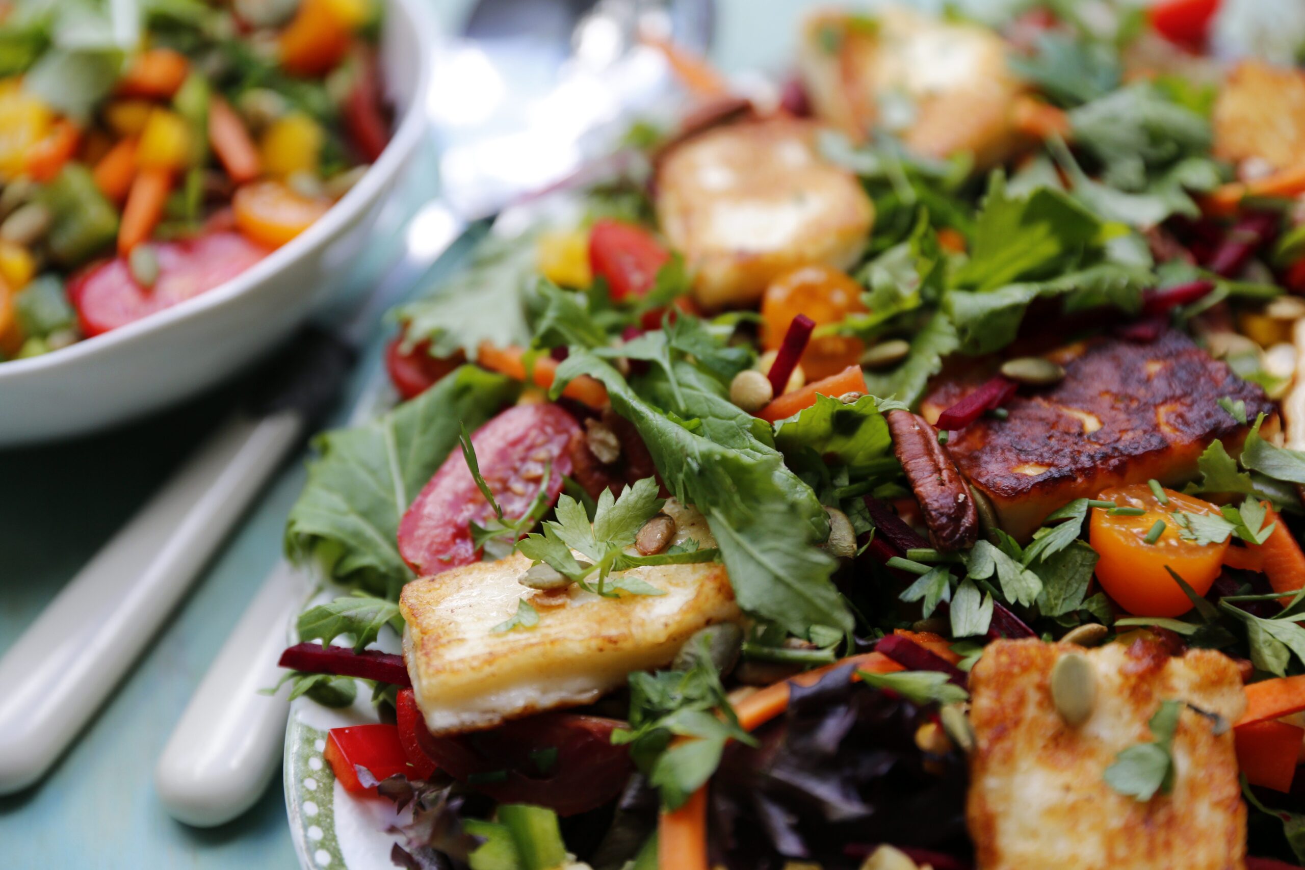Rainbow salad with haloumi